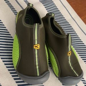 Keen Water Shoes Moc Youth Size 2 New